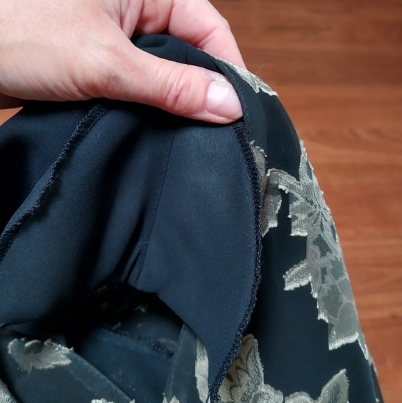 Semi-sheer button-up tunic top - Picture 4 of 8